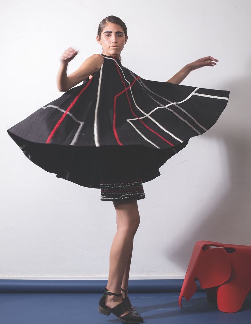 Vería /2014/ Proyecto que hice en la universidad CENTRO con el que me inicié en el bordado a mano. Se presentó en el Premiere Vision de São Paulo y su versión en organdí blanco en la CDMX en el museo Franz mayer dentro del festival ASVOF.  3
