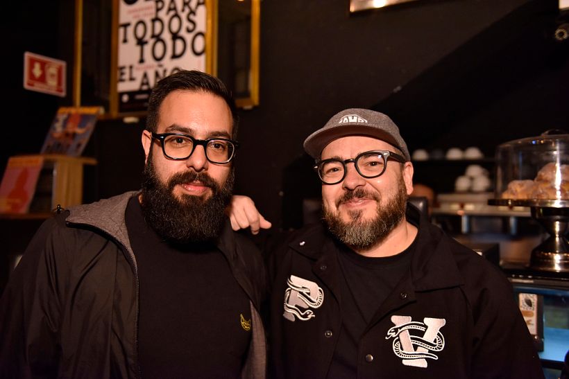 Barbón, Country Manager Domestika México, y el diseñador Quique Ollervides