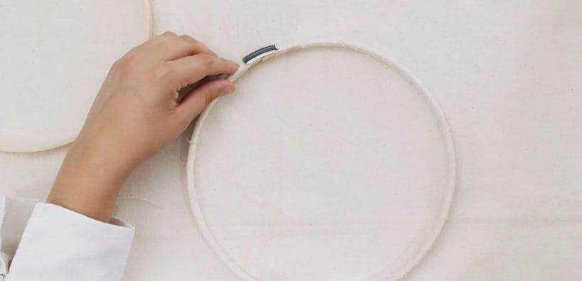 Tutorial craft: como preparar um bastidor para começar a bordar 12
