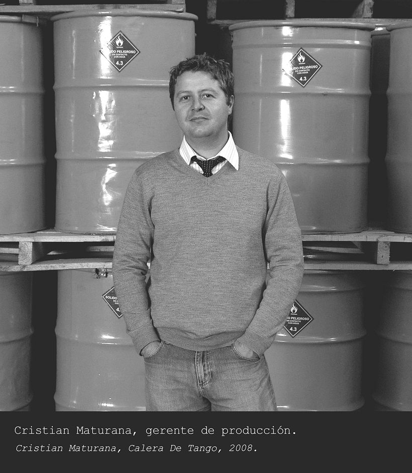 "C.M./C.M. (Yo es Otro)" Serie que a través de la construcción de un universo de homónimos al autor, pone en valor al trabajo como elemento de identidad. 4