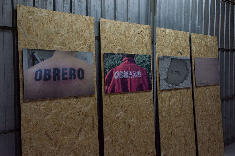 "OBRERO" Proyecto de recuperación de una de las tres palabras que, junto con Compañero y Pueblo, fueron prohibidas por Augusto Pinochet y luego hechas desaparecer de toda legislación en que figuraban. 2