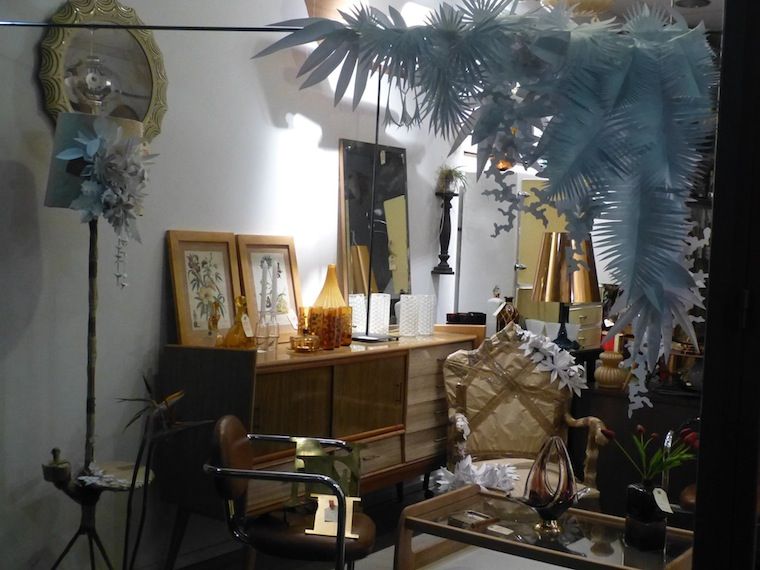 "JUNGLE III".Escaparate showroom. -1