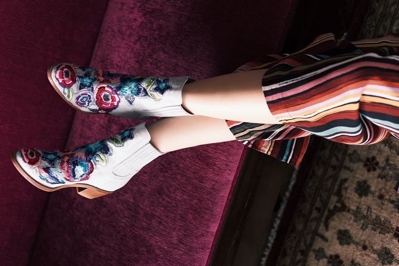 "Exotic Treasures" Calzado Bordado en cuero.  2