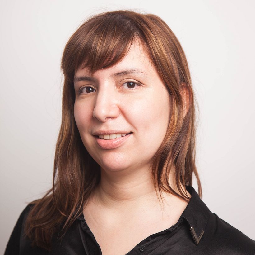 Headshots, retratos moderno (generalmente digital) en el que el foco está en la persona. El término se aplica generalmente a las imágenes de perfil profesional en las redes sociales. 3