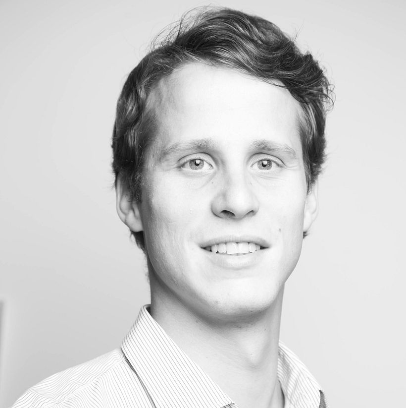 Headshots, retratos moderno (generalmente digital) en el que el foco está en la persona. El término se aplica generalmente a las imágenes de perfil profesional en las redes sociales. 10