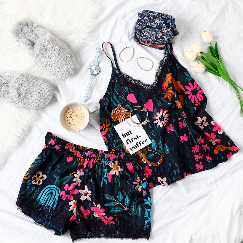 LOUNGE / LIFESTYLE - FLATLAY 10