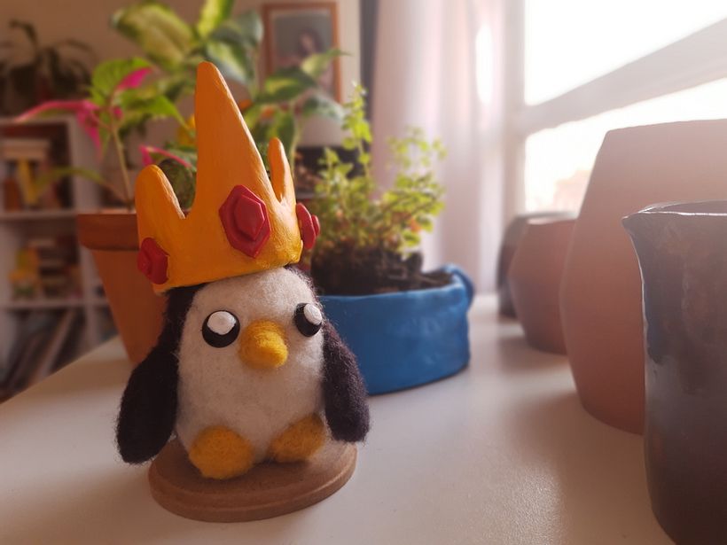 Gunter: Needle felting. Corona: polymer clay.
