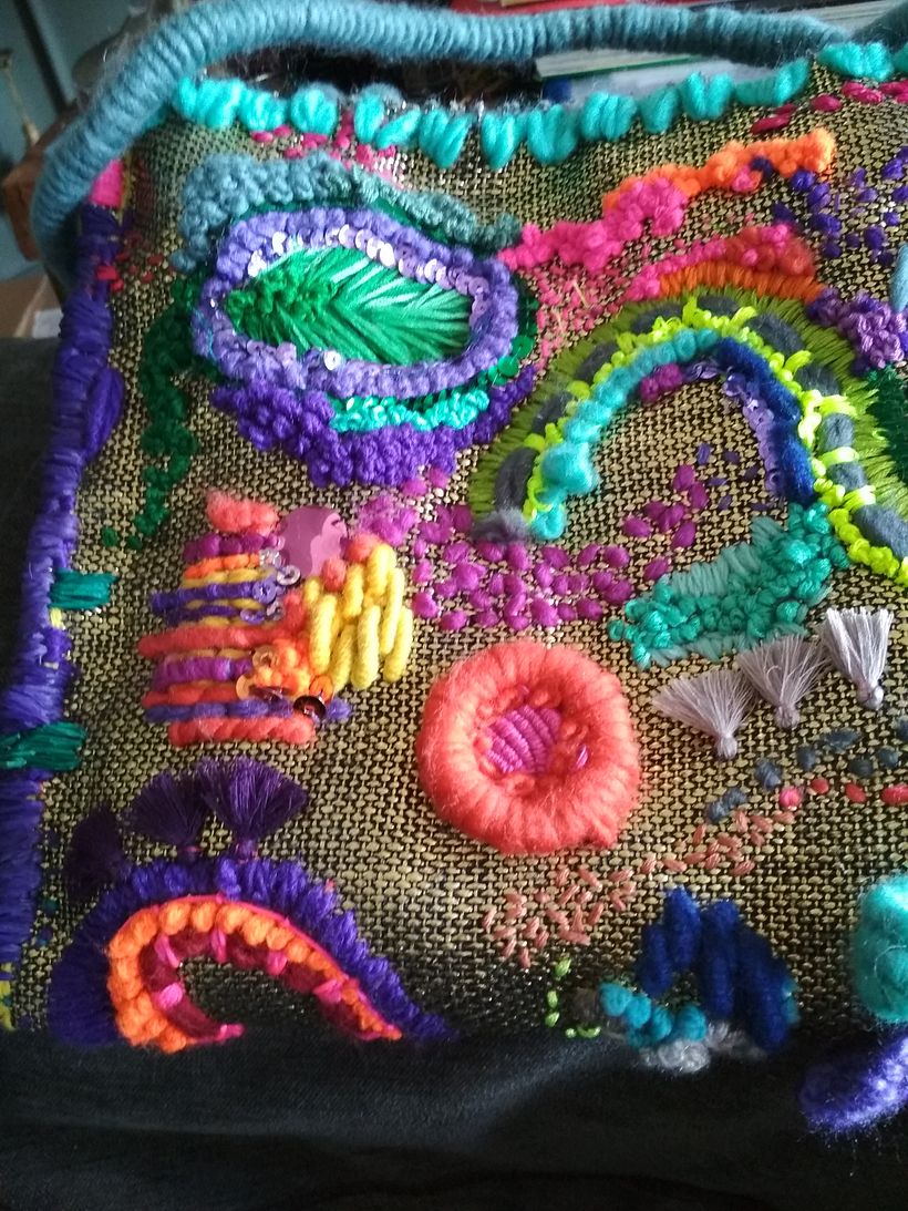 Mi Proyecto del curso: Bordado y personalización de accesorios  4