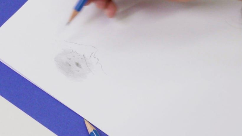 It is important to have a grey base in order to work correctly on the stains