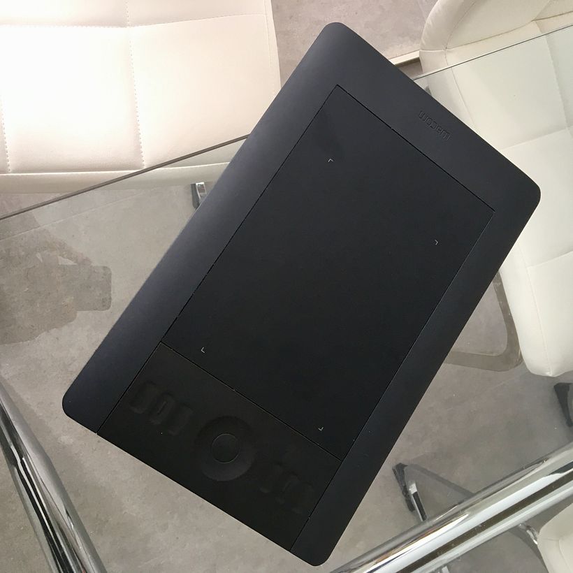 Tableta Gráfica Intuos 5 Touch S, Wacom, como nueva, sin lápiz óptico, 135€ 1
