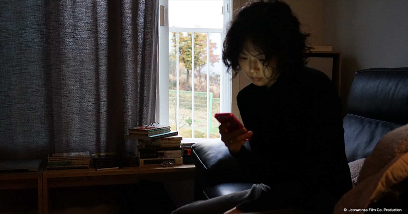 Domangchin yeoja (The Woman Who Ran) by Hong Sangsoo