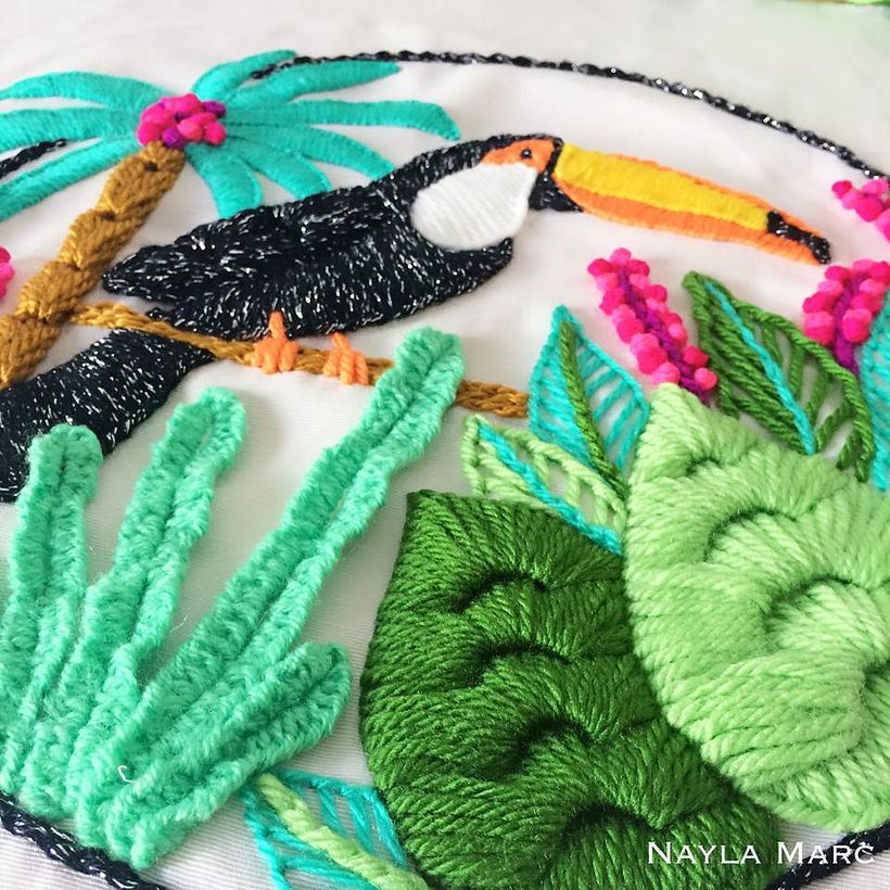 Luego bordé la palmera y por último los frutitos de colores
