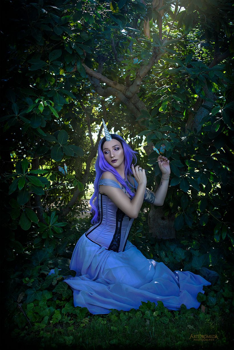 Photoillustration by ArtDrómeda / Assistant: Duncan Trisquel / Horn by Unicorn Corner