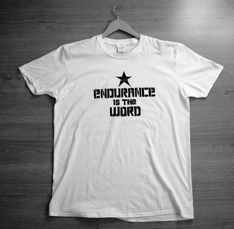 Camiseta con estampación del lettering.