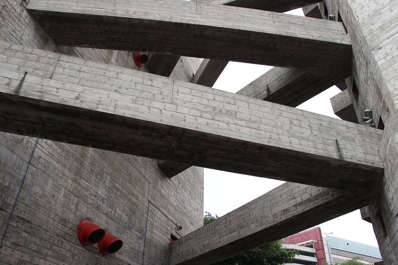 SESC Pompeia: adaptación de una antigua fábrica. Crédito: Malu Moes