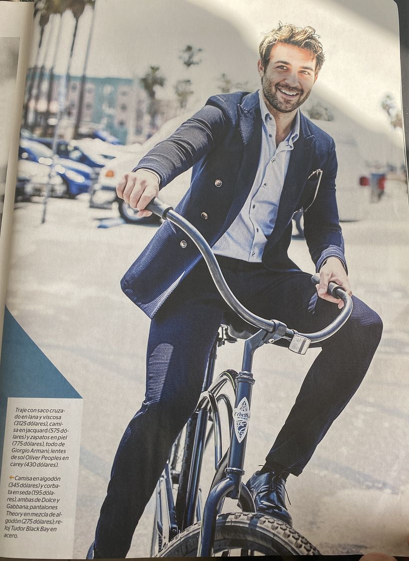 La primera idea del trabajo fue en base a esta foto. La bicicleta vintage me permitió jugar con el concepto presente/pasado.