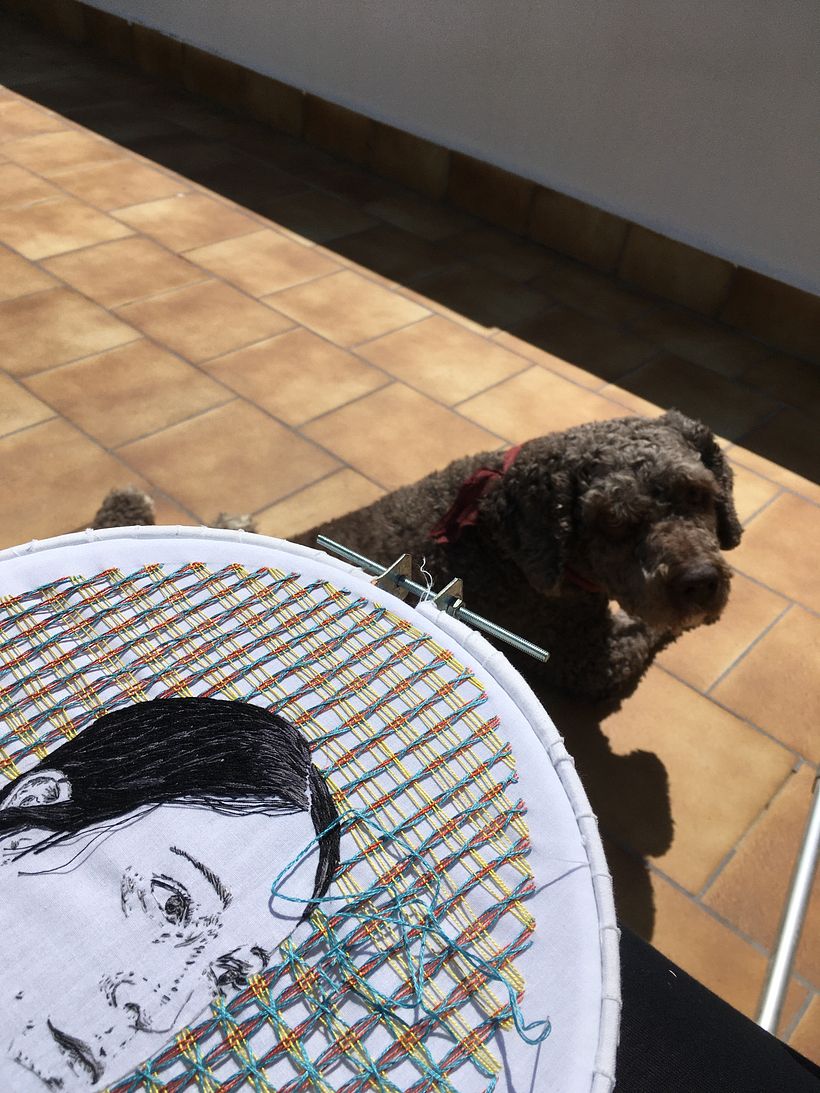 Teo observando el proceso 