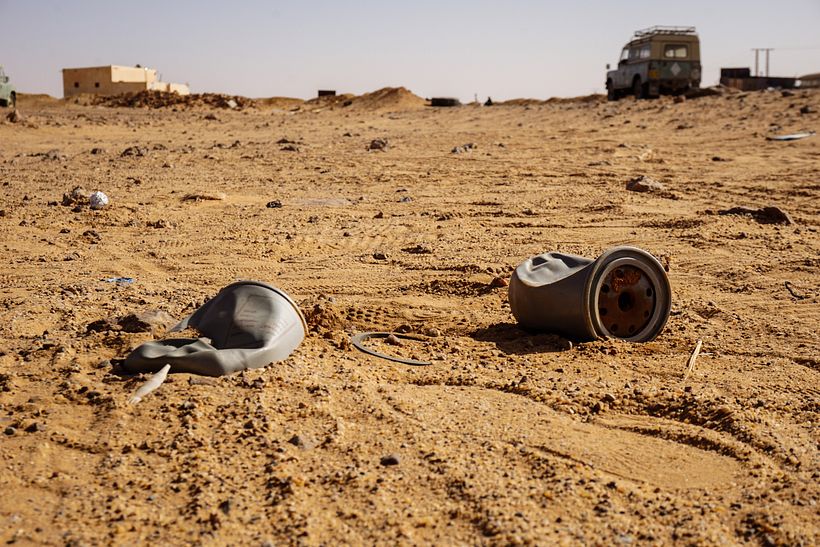 En el desierto los únicos contenedores de basura son la propia arena