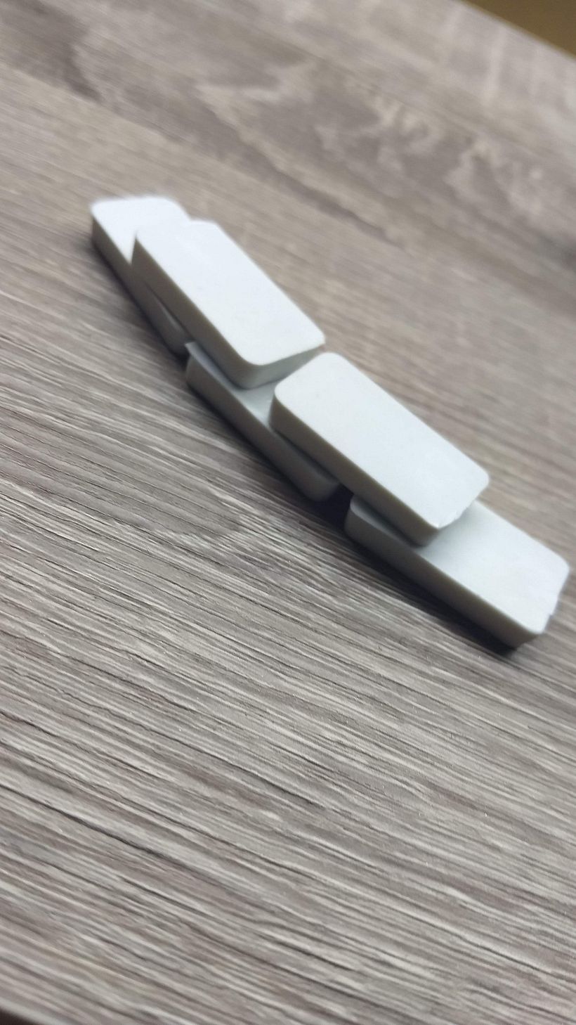 piezas de ´plastico similares a las fichas de domino