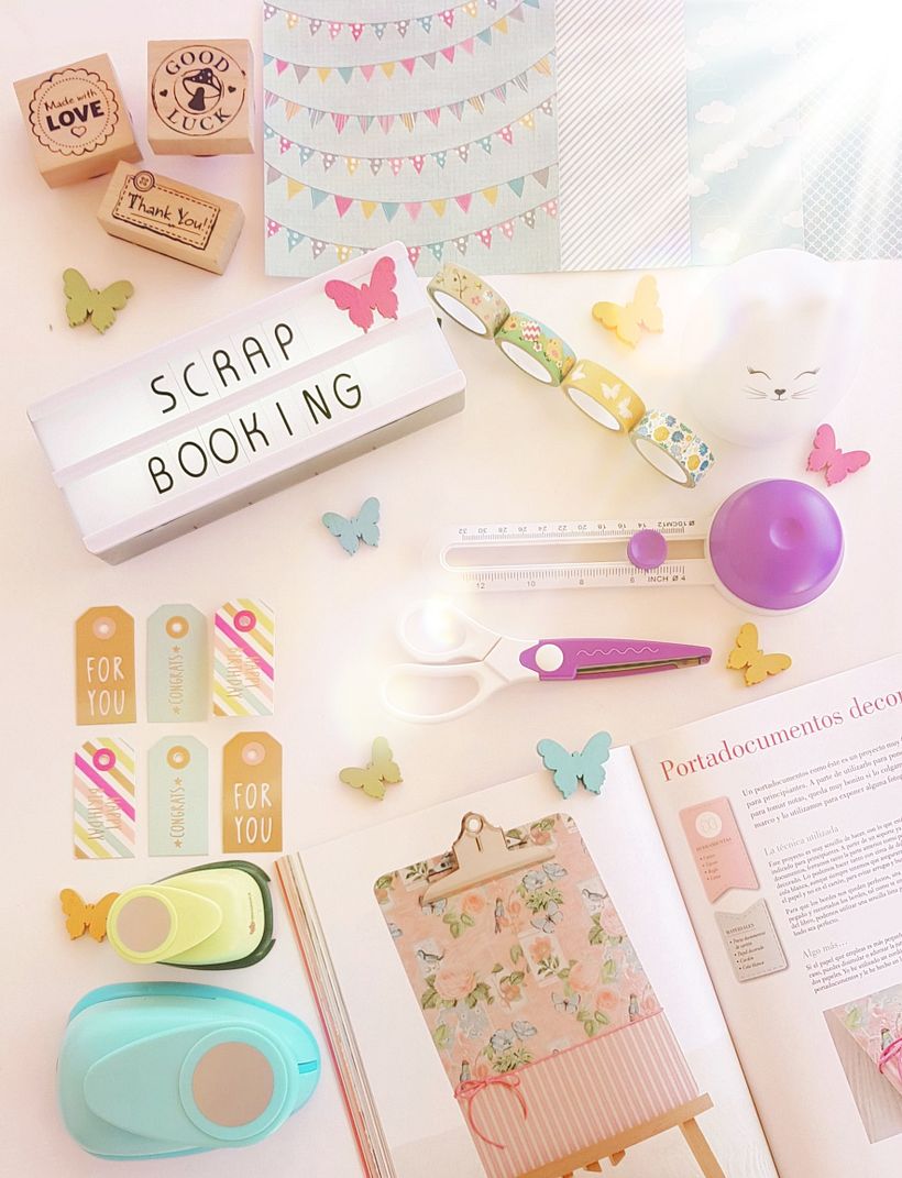 Flat Lay Scrapbooking