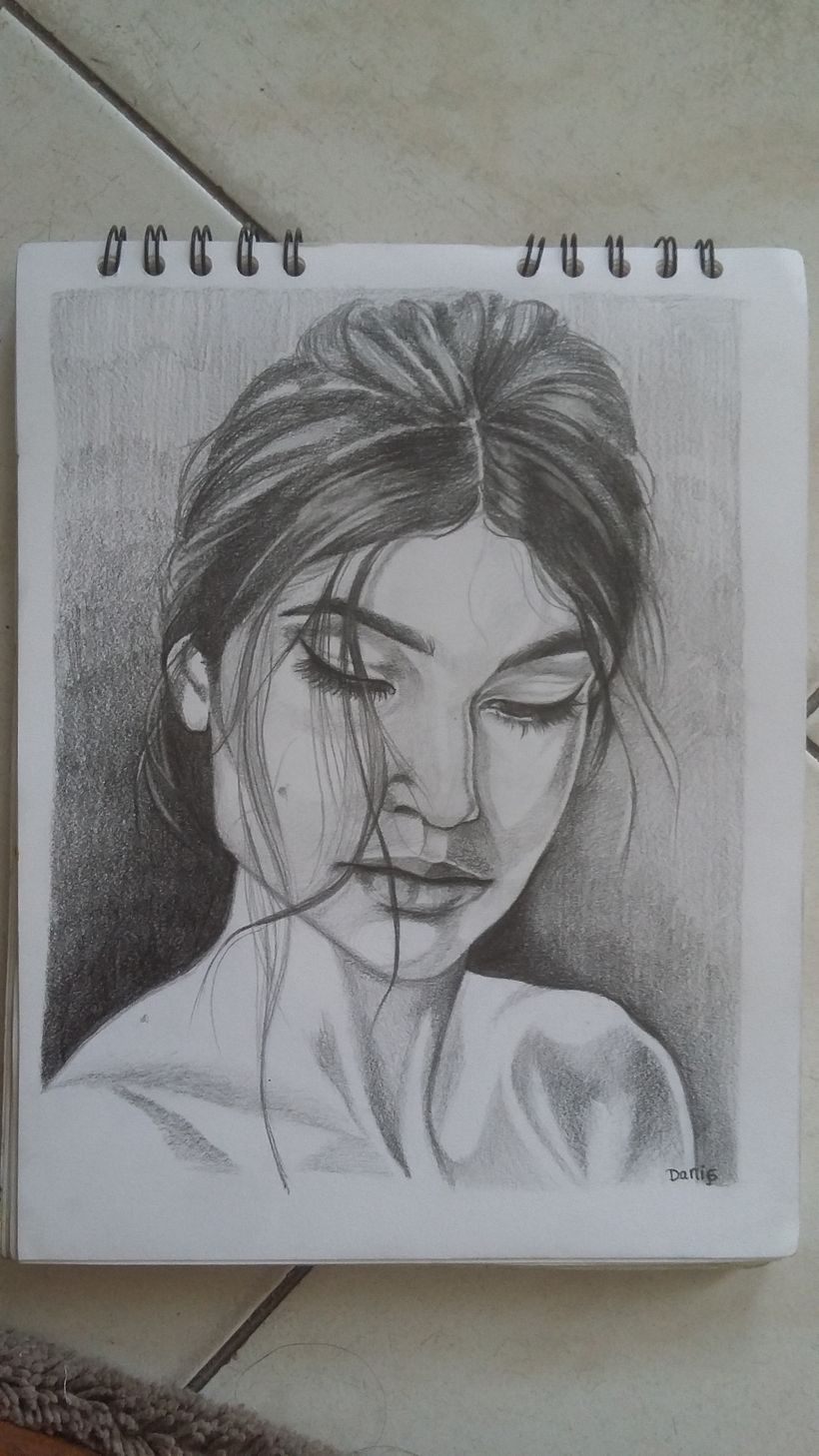 Retrato a grafito sobre durex.