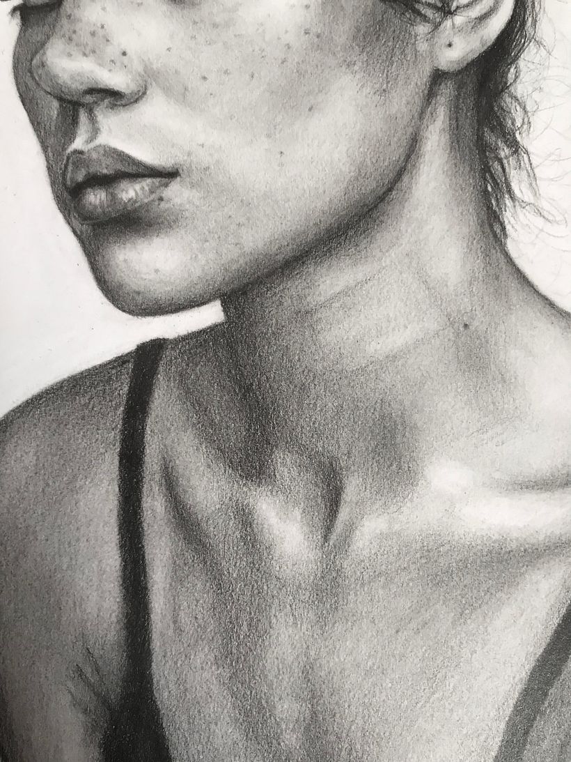 Mi Proyecto del curso: Retrato realista con lápiz de grafito 6