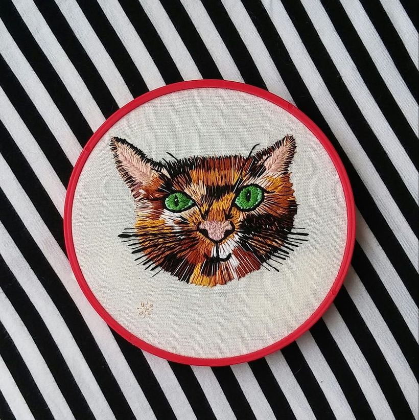 Gatita Carey con capa base y contrastes en superficie, :)