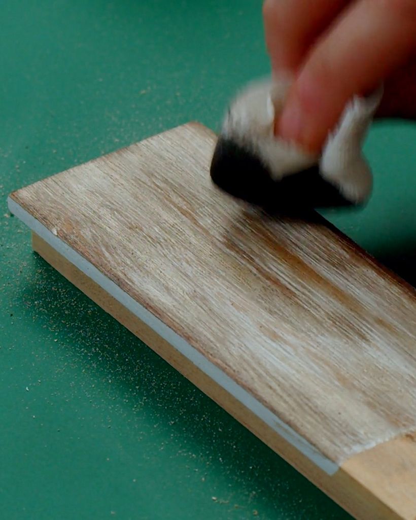 Cómo envejecer tus marcos de madera 7