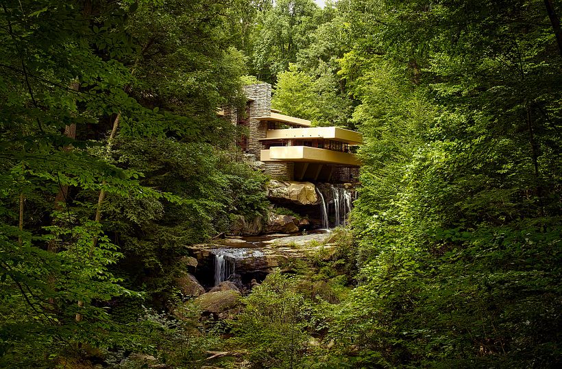 Fallingwater house by Frank Lloyd Wright (1937).