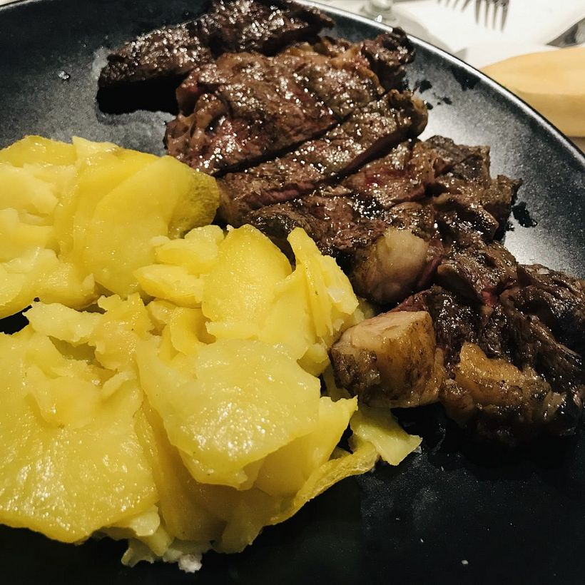 Logo Asador Pilar de las Flores 2