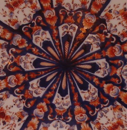 Pintura sobre Porcelana Realizada con Plumín en 2 horneadas en un horno especial a 780 grados,  