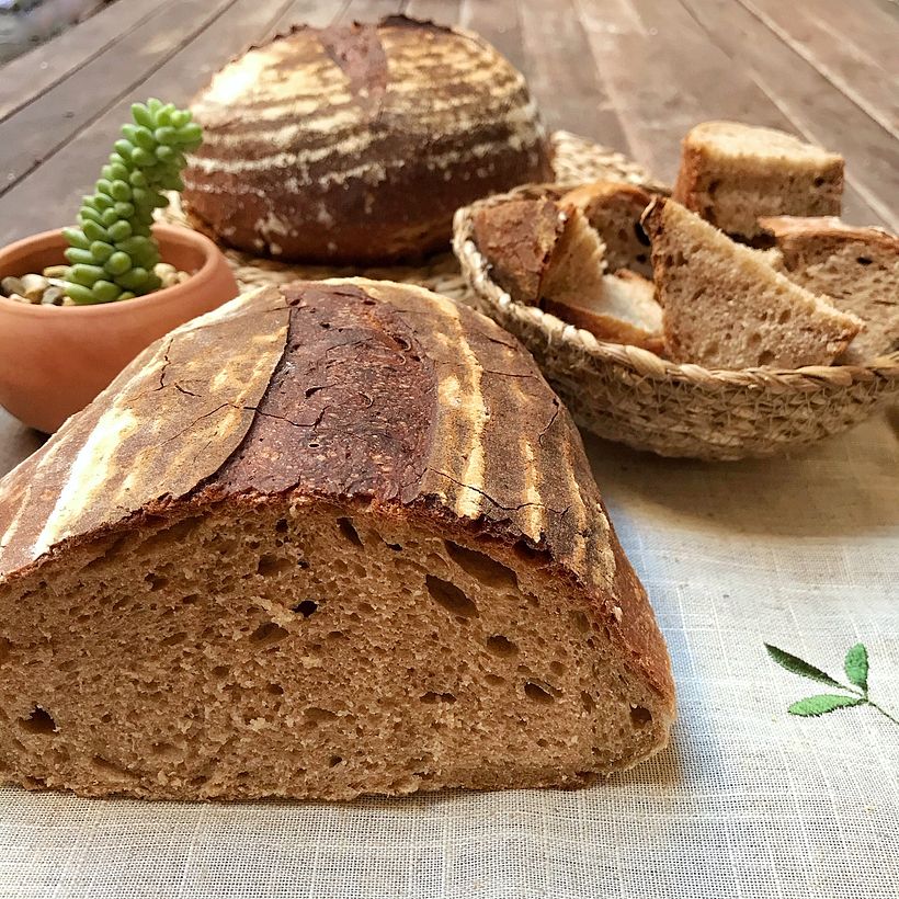 Pan de trigo y centeno.