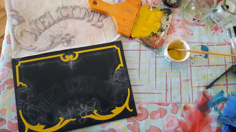 Primeras pinceladas de los colores base con Esmalte Sintético