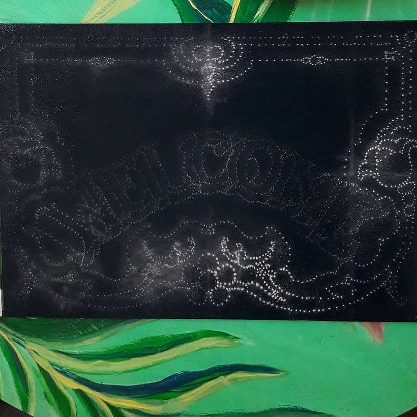 Diseño pasado a la superficie a pintar con técnica del "Spolvero"
