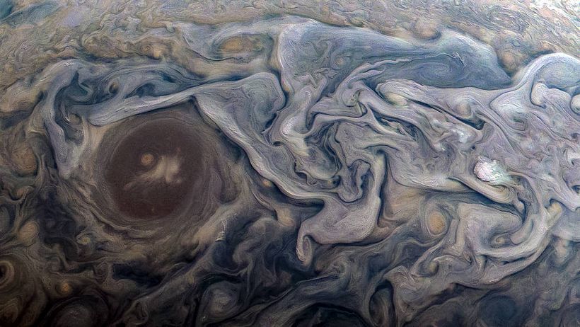 Photo: NASA / JPL-Caltech / SwRI / MSSS. Edition: Kevin M. Gill