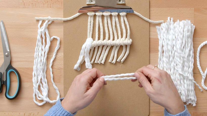 Tutorial Tecido: como fazer o nó de tapete de macramê 9
