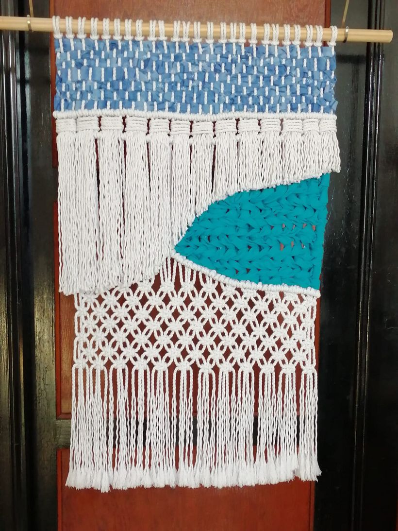 Por fin termine mi proyecto :) Gracias por el curso Belén, aprendí harto y lo pasé bien haciendo el tapiz :D