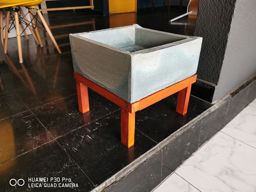 Macetas y macetón para piso -1