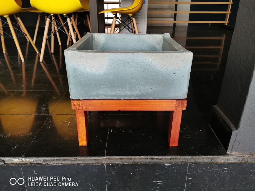 Macetas y macetón para piso 0