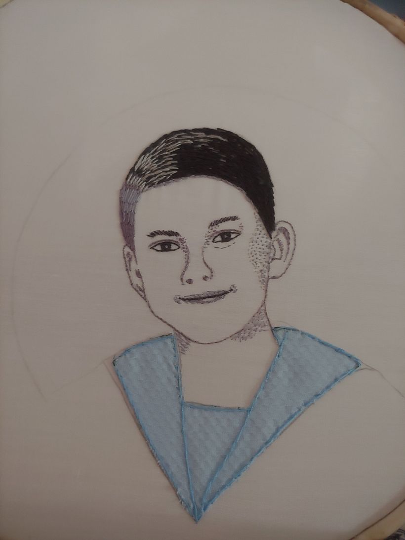 NIÑO FELIZ: He bordado una foto de mi hijo que me encanta por su expresión de felicidad.  5