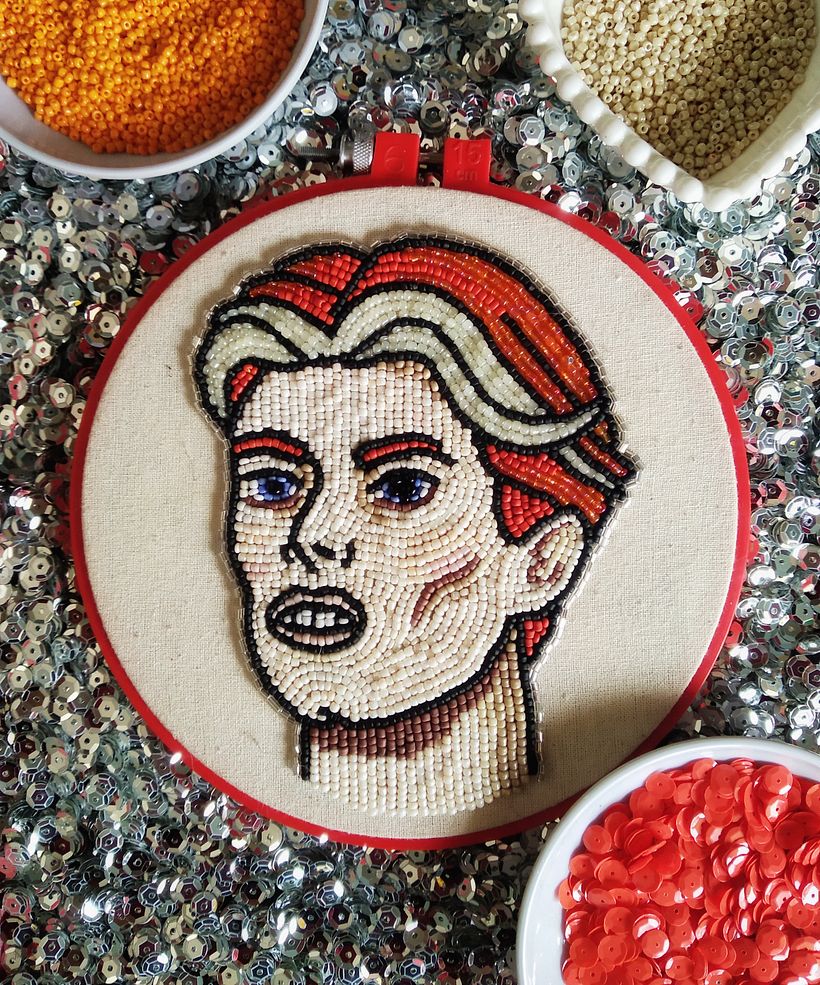 David Bowie Bordado con Mostacillas. Thin White Duke.