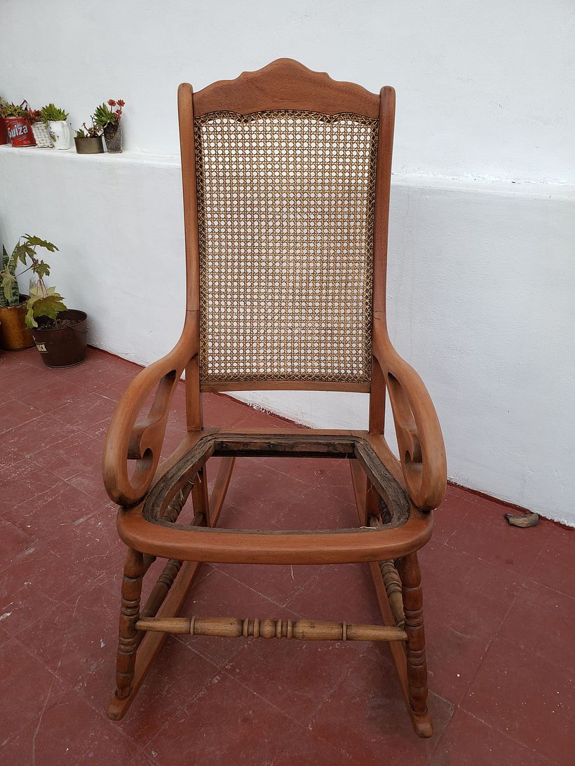 Silla mecedora retapizada 4