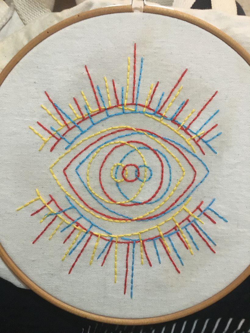 "Veo, veo..." (bordado sobre bolso de algodón