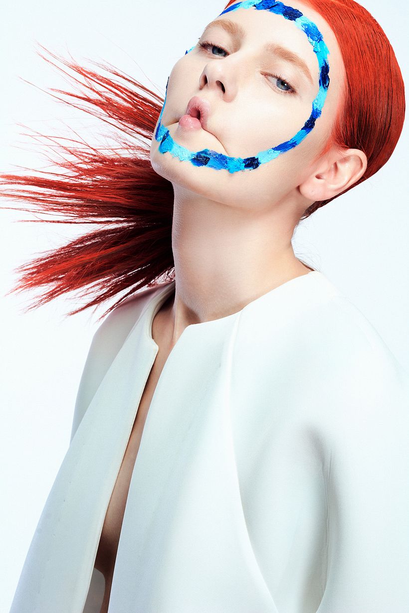 Liezo en blanco @Harpers Bazaar 4