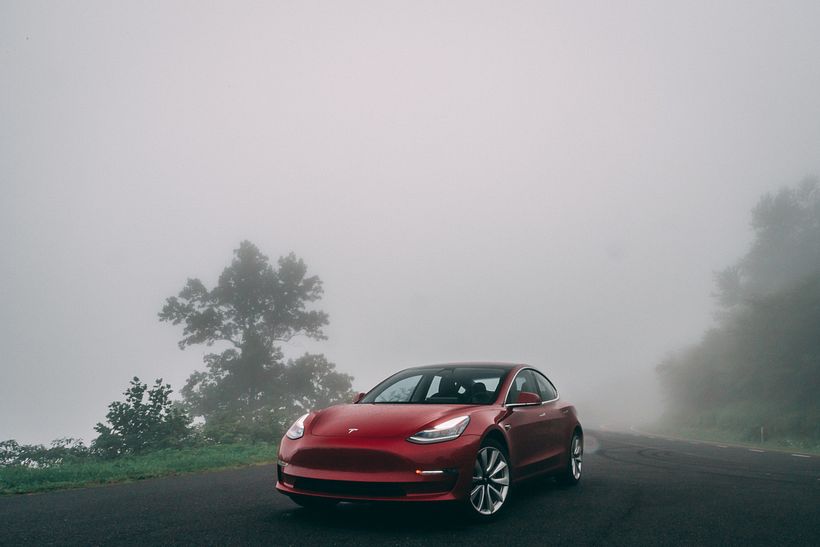 Tesla Model 3, por Vlad Tchompalov