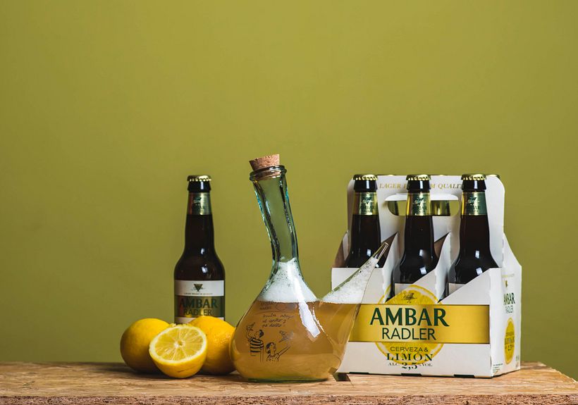AMBAR RADLER- Porrón - Traditionelle Illustration