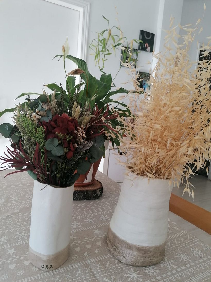 Jarrones con flor seca y preservada