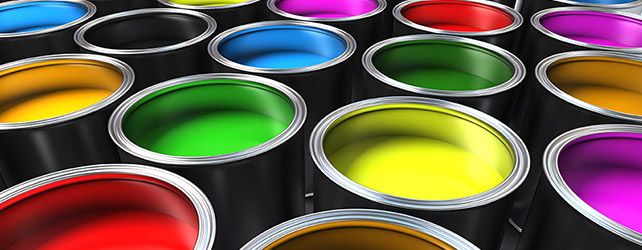 A Revolução Industrial, entre os séculos XVIII e XIX, trouxe as primeiras tintas produzidas em larga escala