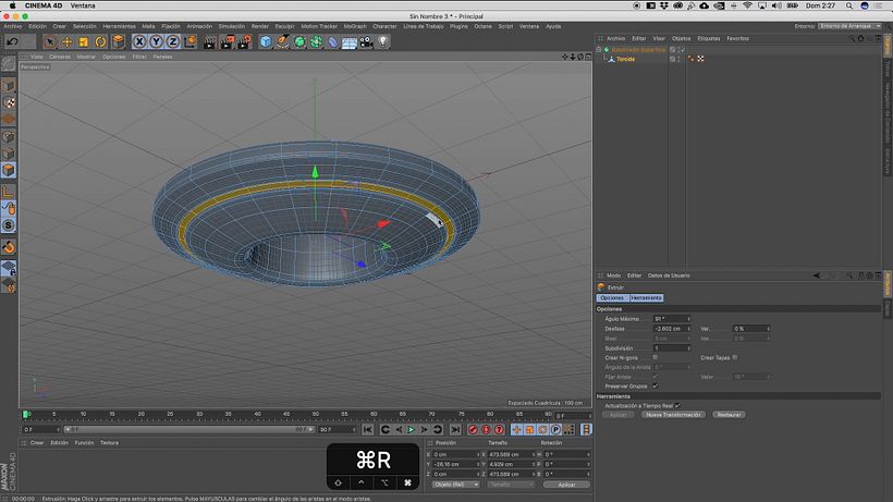 Extruye una sección de la nave para detallar más el casco