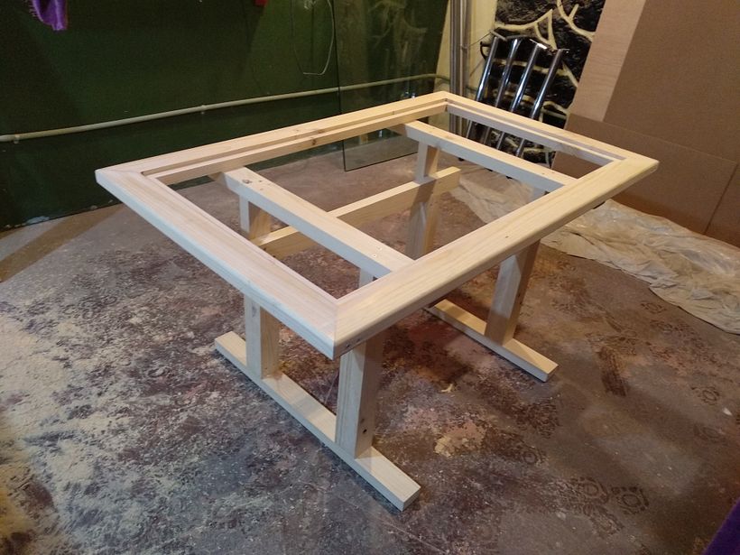 Armado de mesa lista para pintar.